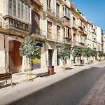 Relaxing Apartment With Parking - Center By Rems