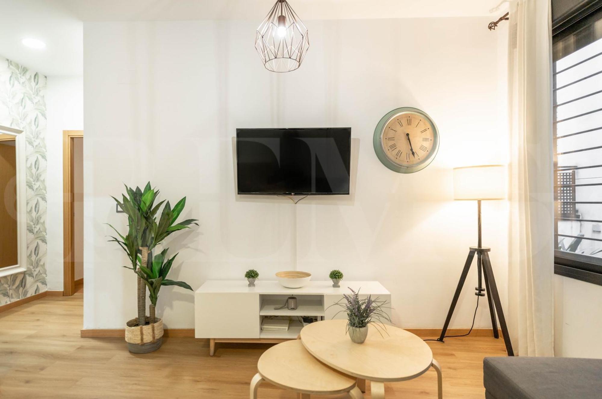 Relaxing With Parking - Center By Rems Apartamento